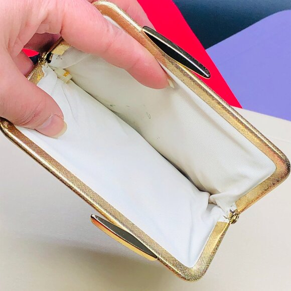 Vintage Needlepoint Tapestry Coin Purse: Victorian Floral - Gold Tone Clutch - Picture 7 of 10